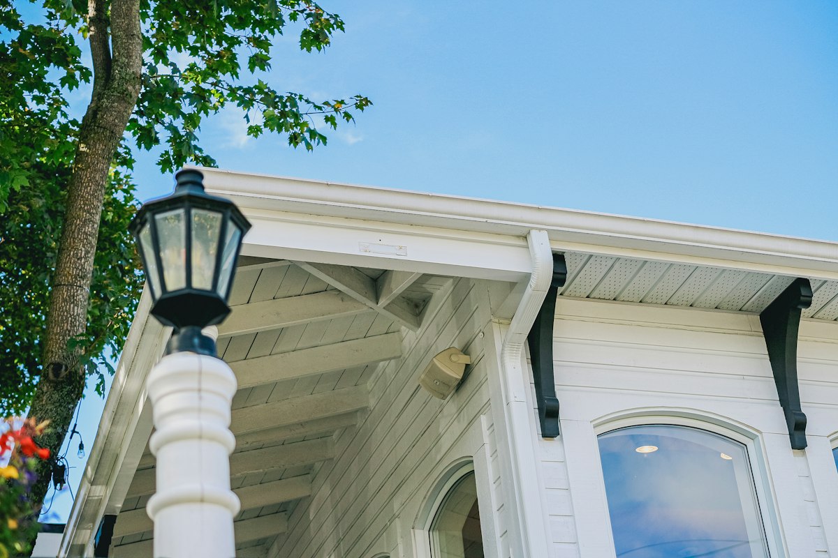 Professional Strategies for Selecting Exterior Trim and Soffit Painters